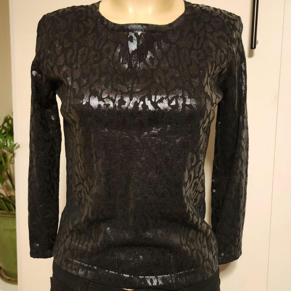 XS Jennifer Lopez blouse black on black animal pattern long sleeve crew neck
